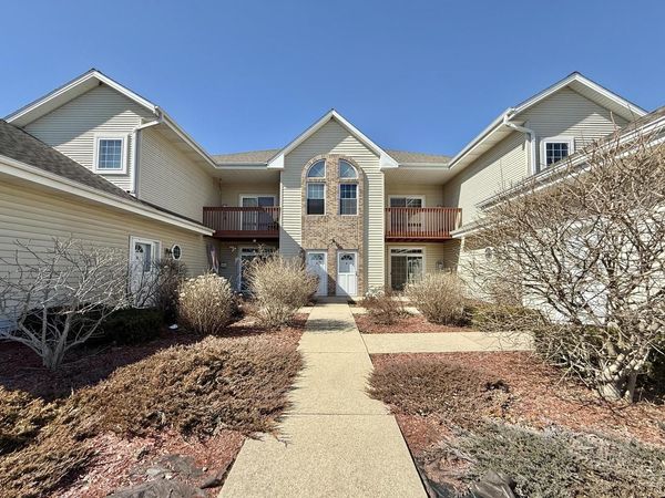 434 Betzer ROAD, Unit B, Delavan, WI 53115