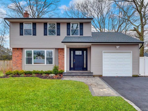 2 Cheshire Drive, Farmingville, NY 11738