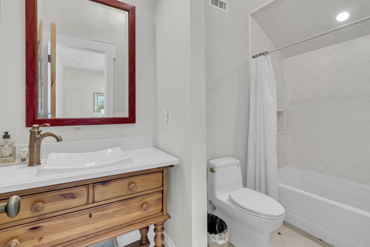 112 Ocean Boulevard Photo 70