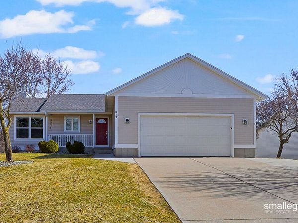 812 N Valley Avenue, Fremont, MI 49412