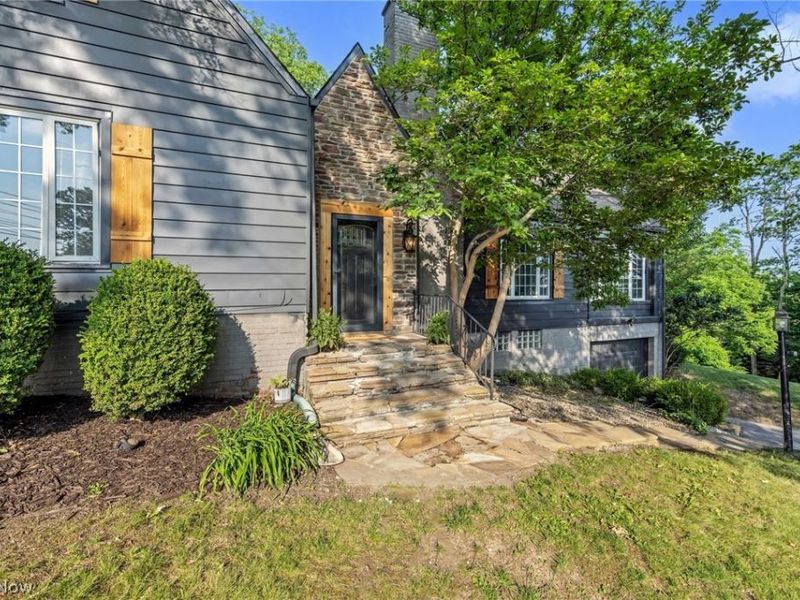 68305 Rolling Acres Drive, Saint Clairsville, OH 43950 Photo 2