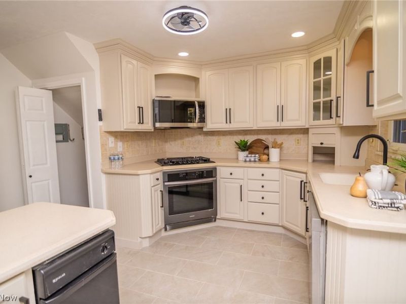 68305 Rolling Acres Drive, Saint Clairsville, OH 43950 Photo 9