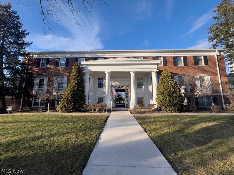 19901 Van Aken Boulevard W, Unit 7, Shaker Heights, OH 44122 Photo 1