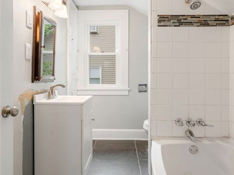 163 W Market Street, Alliance, OH 44601 Photo 12