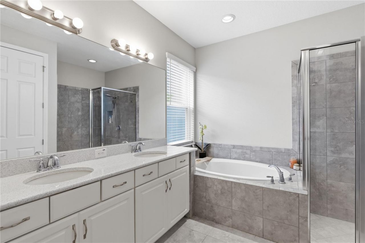 4939 Los Robles Court, Palmetto, FL 34221 Photo