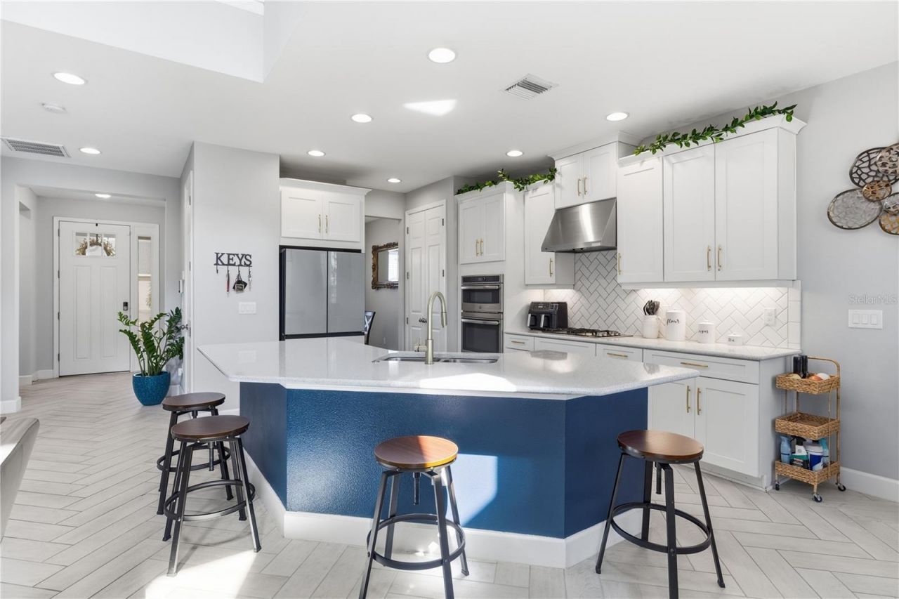 4939 Los Robles Court, Palmetto, FL 34221 Photo