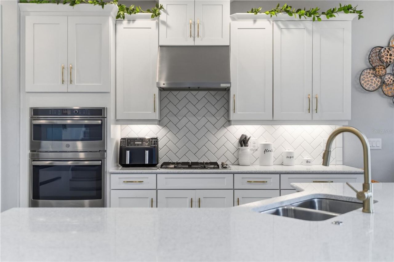 4939 Los Robles Court, Palmetto, FL 34221 Photo