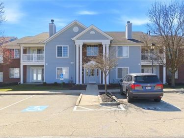 3129 Crestmont Lane, Unit 104, Beavercreek, OH 45431