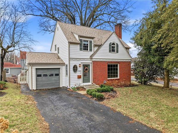 226 E Englewood Ave, New Castle, PA 16105