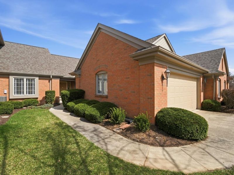 2633 Vienna Estates Drive, Miami Twp, OH 45459 Photo 13