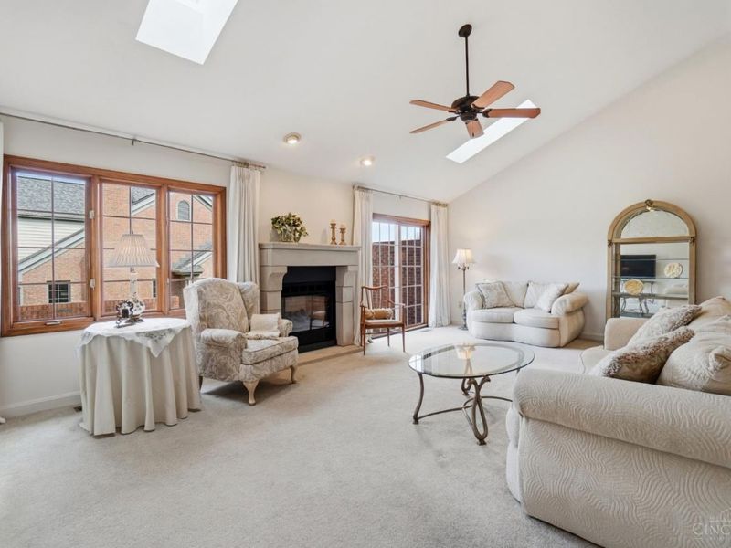 2633 Vienna Estates Drive, Miami Twp, OH 45459 Photo 2