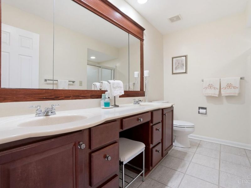 2633 Vienna Estates Drive, Miami Twp, OH 45459 Photo 34