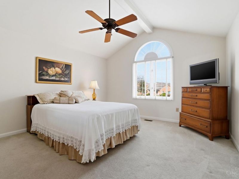 2633 Vienna Estates Drive, Miami Twp, OH 45459 Photo 8