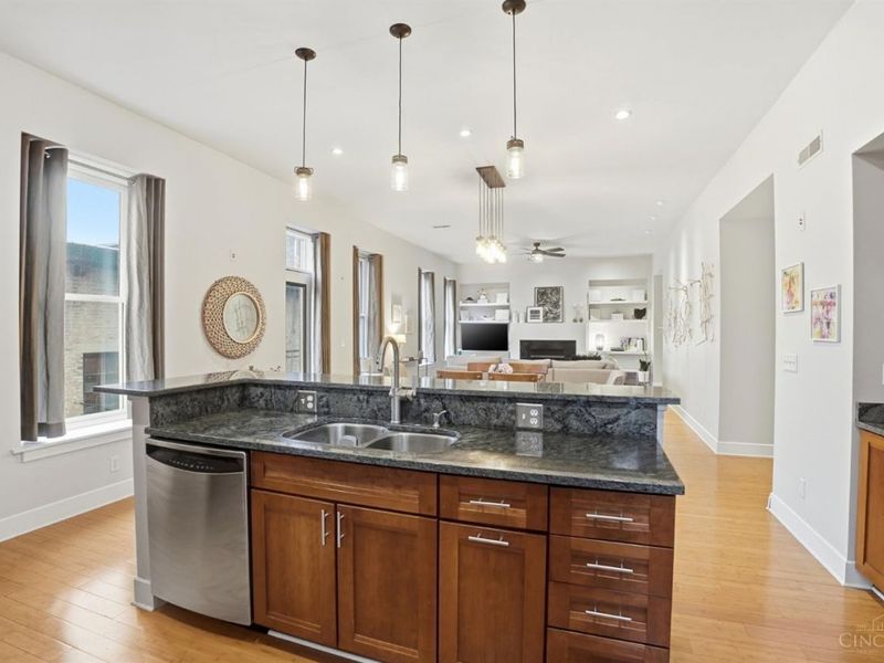 621 Main Street, Unit 4B, Cincinnati, OH 45202 Photo 18