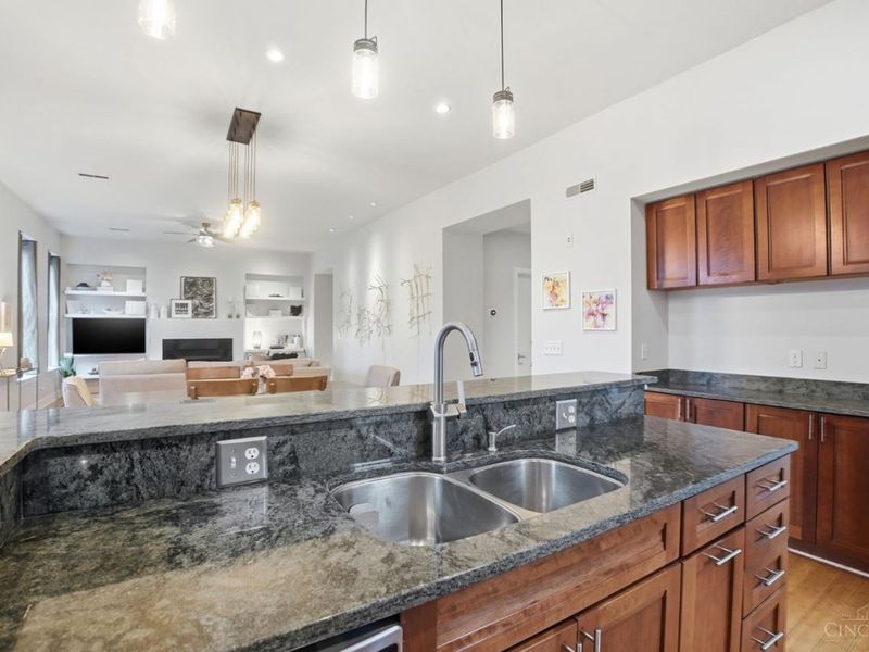 621 Main Street, Unit 4B, Cincinnati, OH 45202 Photo 19