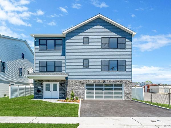 243 Mott Street , Oceanside, NY 11572