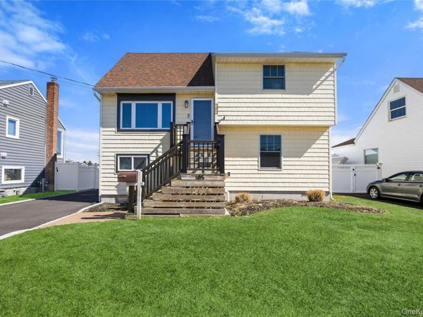 185 East Drive, Copiague, NY 11726