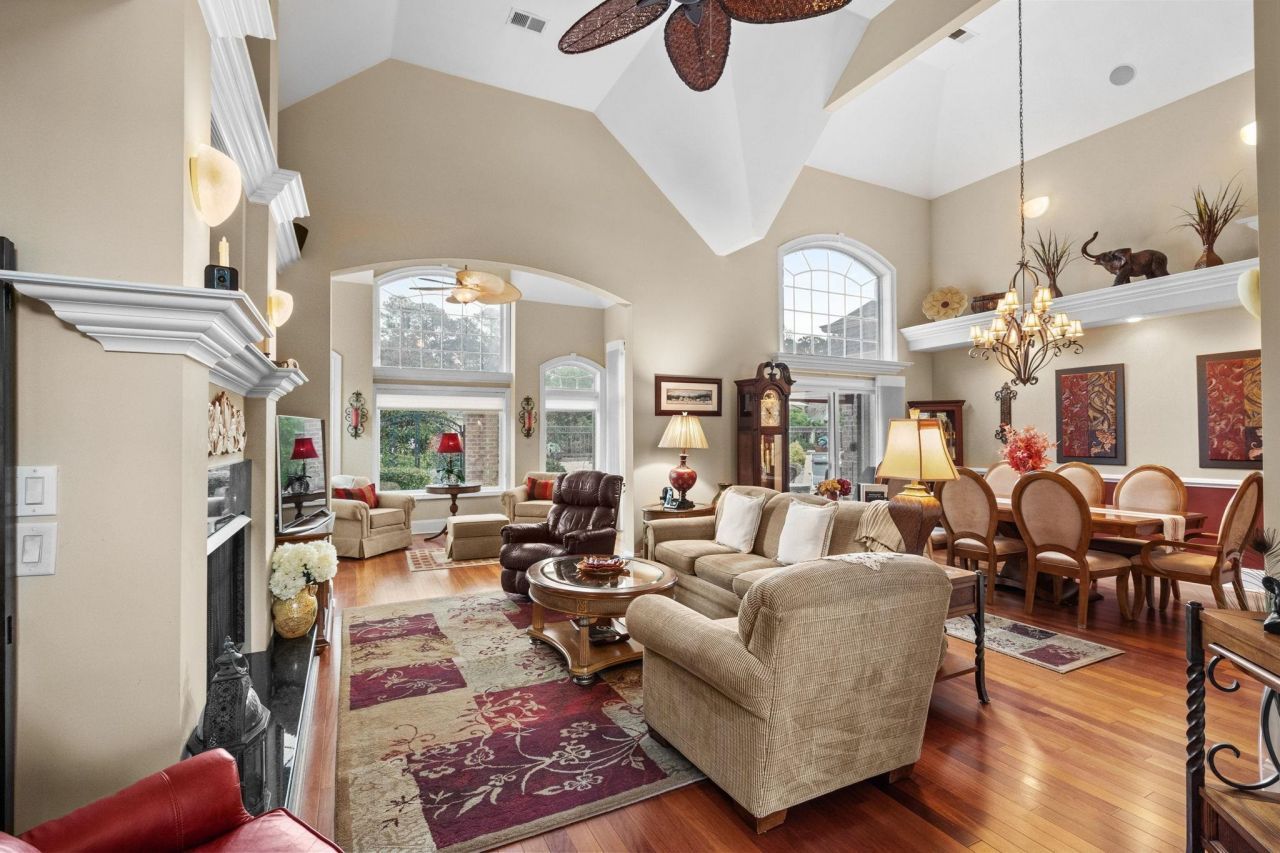 372 Waterfall Circle Photo 11