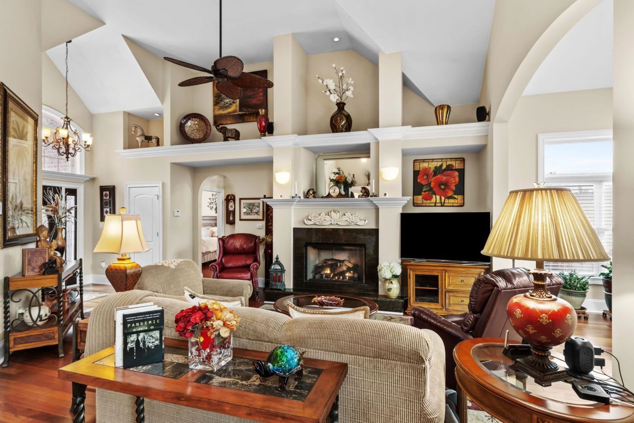 372 Waterfall Circle Photo 12