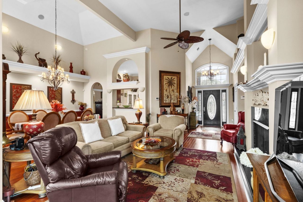 372 Waterfall Circle Photo 13