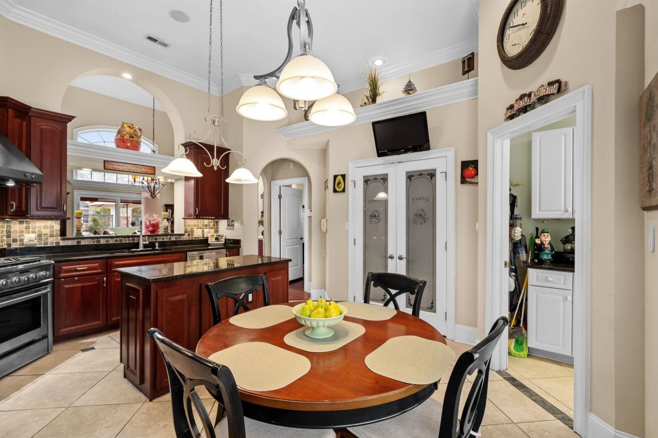 372 Waterfall Circle Photo 18