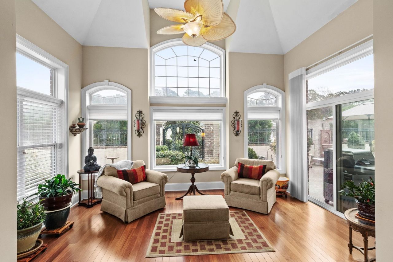 372 Waterfall Circle Photo 25