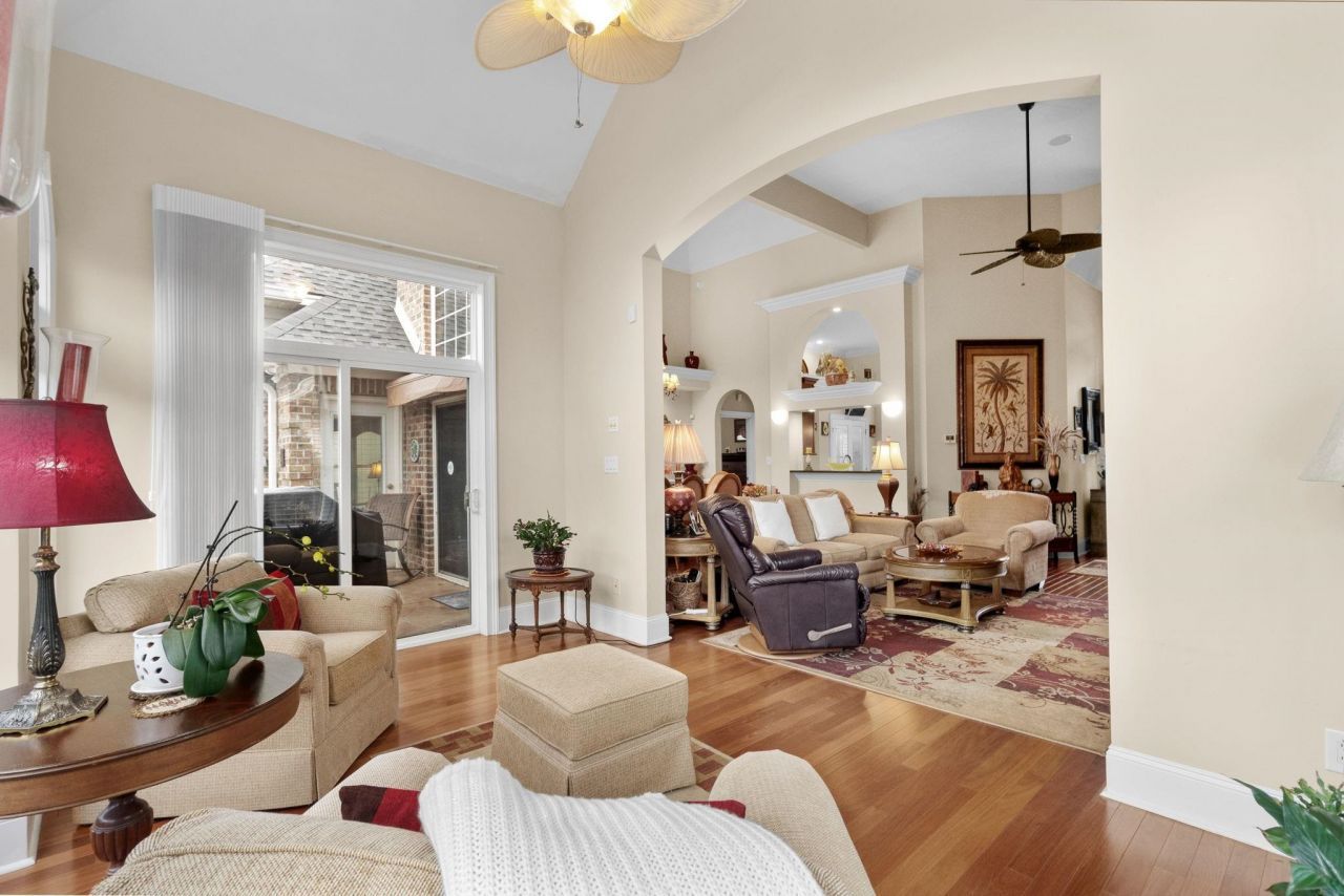 372 Waterfall Circle Photo 26