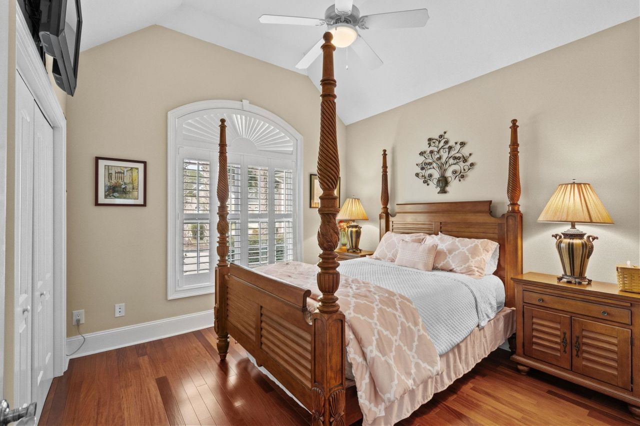 372 Waterfall Circle Photo 44