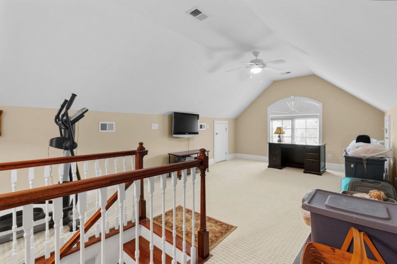 372 Waterfall Circle Photo 46