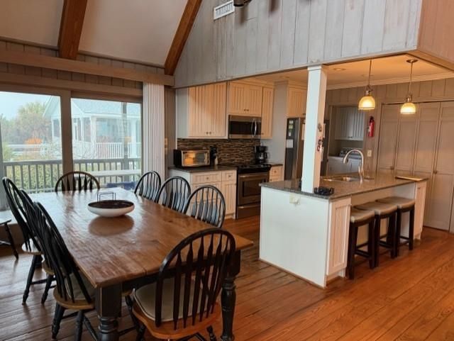 240 Atlantic Ave. Photo 9