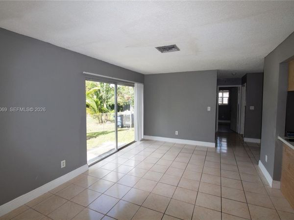 825 SW 10th St , Unit A, Hallandale Beach, FL 33009