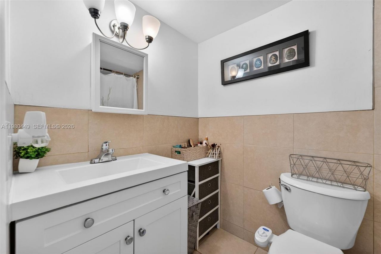 8950 NE 8th Ave, Unit 402, Miami, FL 33138 Photo