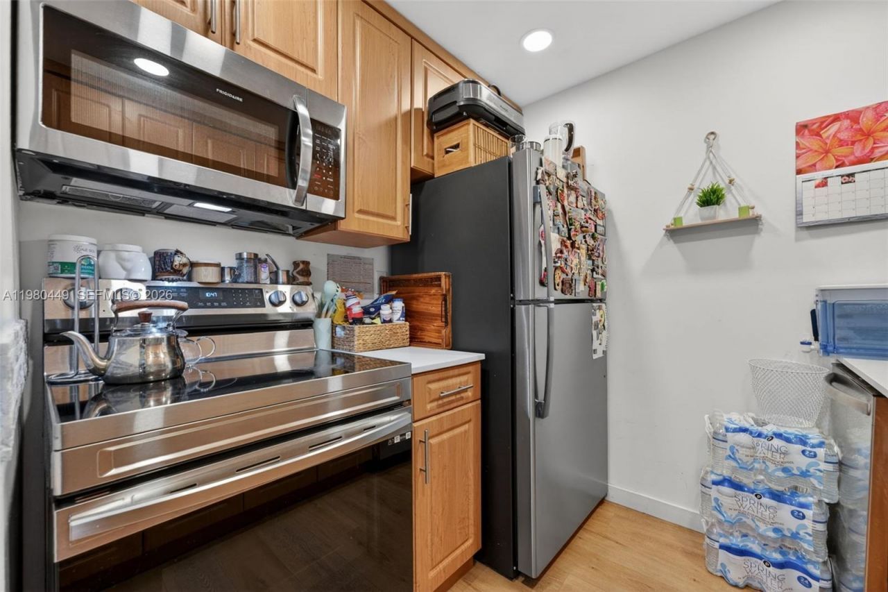 8950 NE 8th Ave, Unit 402, Miami, FL 33138 Photo