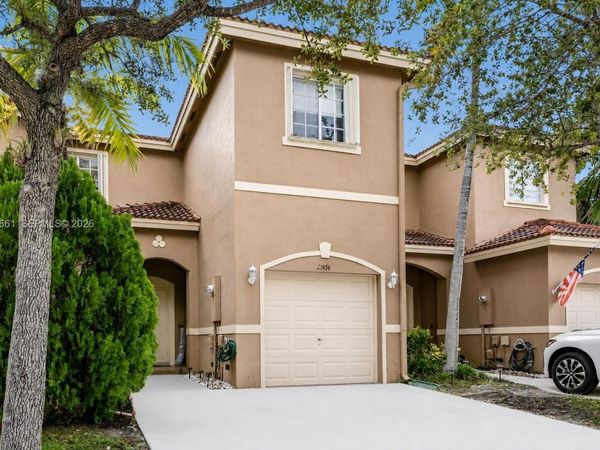 21474 SW 85th Path, Cutler Bay, FL 33189