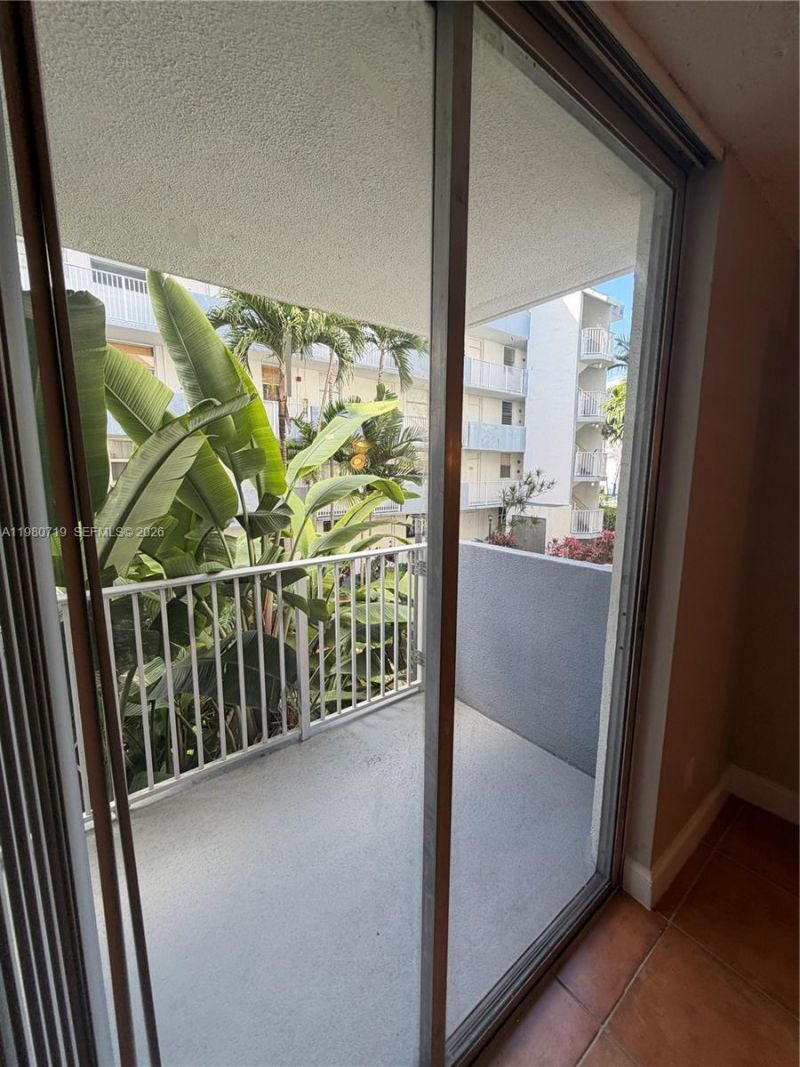 1801 S Treasure Dr , Unit 202, North Bay Village, FL 33141 Photo