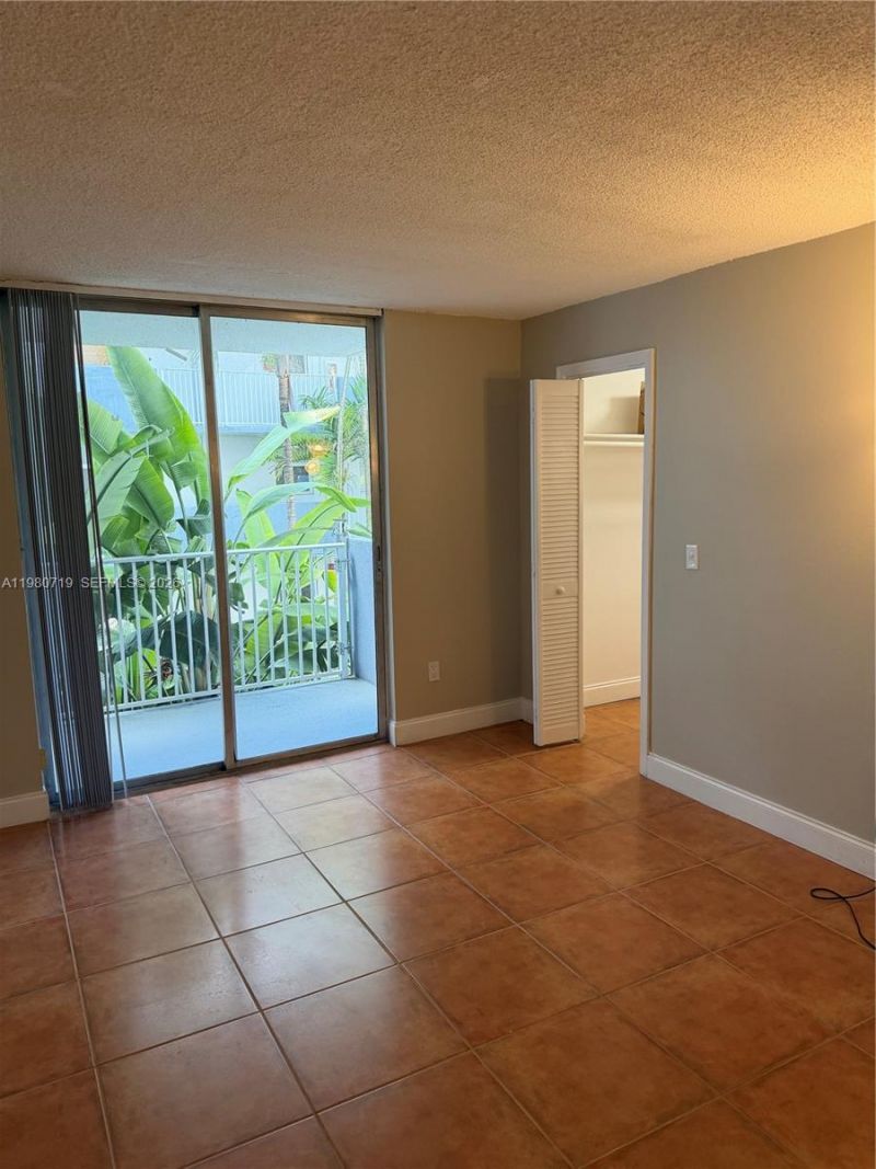 1801 S Treasure Dr , Unit 202, North Bay Village, FL 33141 Photo