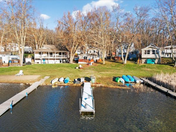 9621 Lakeview Drive, Jerome, MI 49249