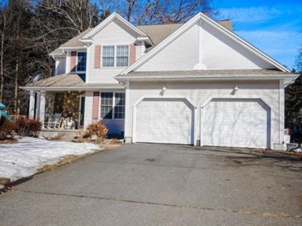 40 Hawks Cir, Westfield, MA 01085