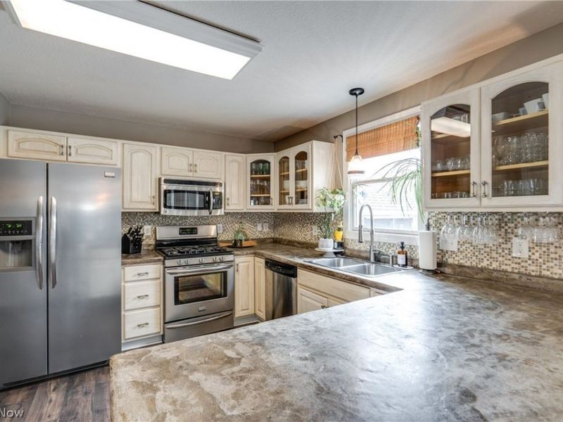 5452 Shadow Field Circle NE, Louisville, OH 44641 Photo 10