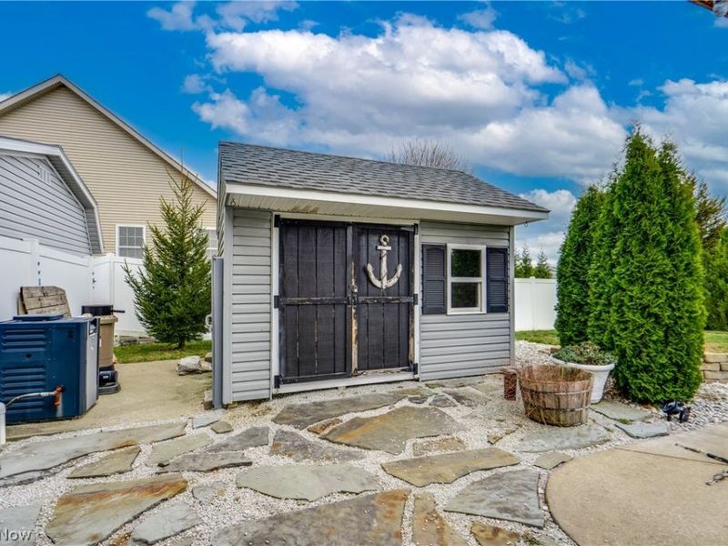 5452 Shadow Field Circle NE, Louisville, OH 44641 Photo 38