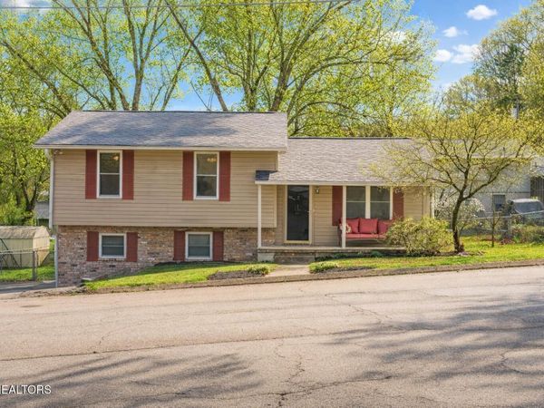 5213 Fawnwood Rd, Knoxville, TN 37921