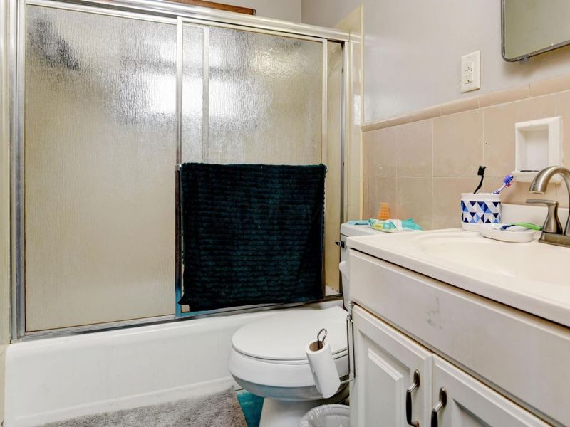 824 S Ashburton Road , Columbus, OH 43227 Photo 4