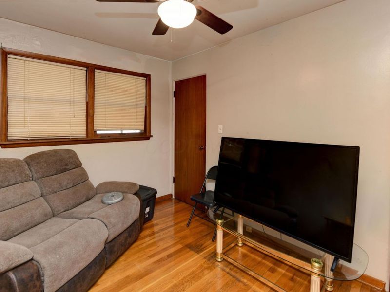 824 S Ashburton Road , Columbus, OH 43227 Photo 5