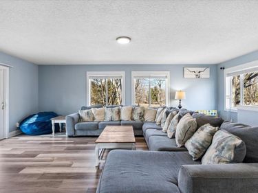 1054 County Road 6 NE, Stanchfield, MN 55080