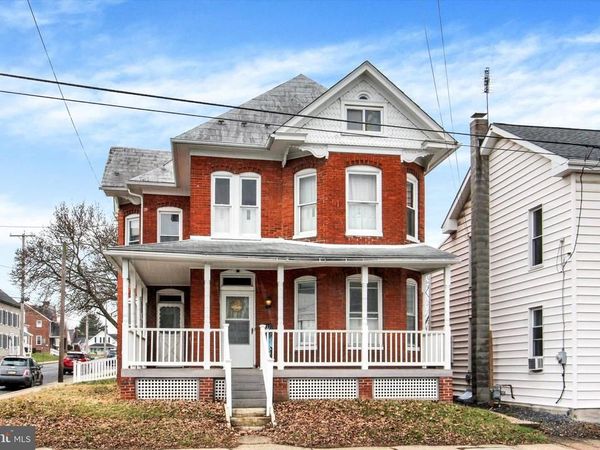 102 N QUEEN STREET, LITTLESTOWN, PA 17340