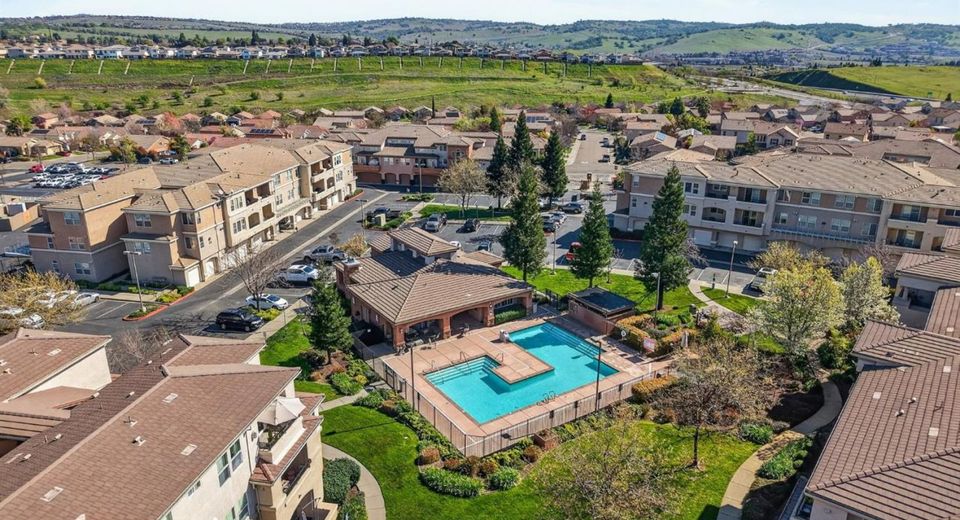 900 Moon Cir #937, Unit 937, Folsom, CA 95630 Photo