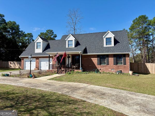 319 Greenbriar Drive, Byron, GA 31008