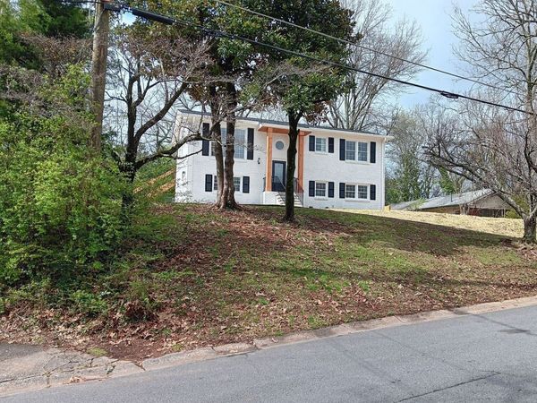 639 Bonnie Dell Drive, Marietta, GA 30062