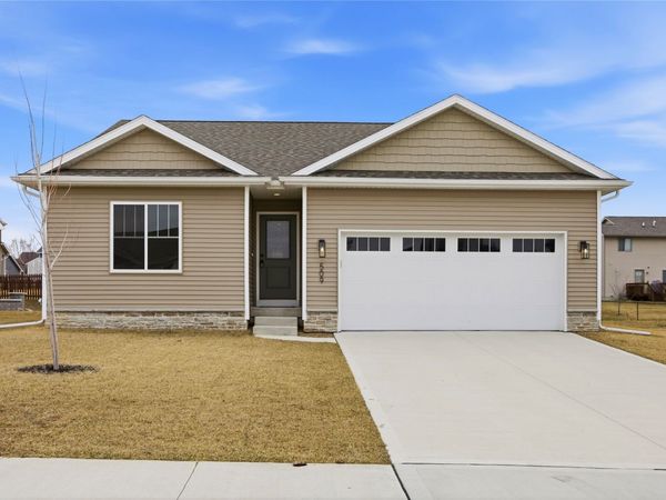509 Prairie View Drive, Huxley, IA 50124