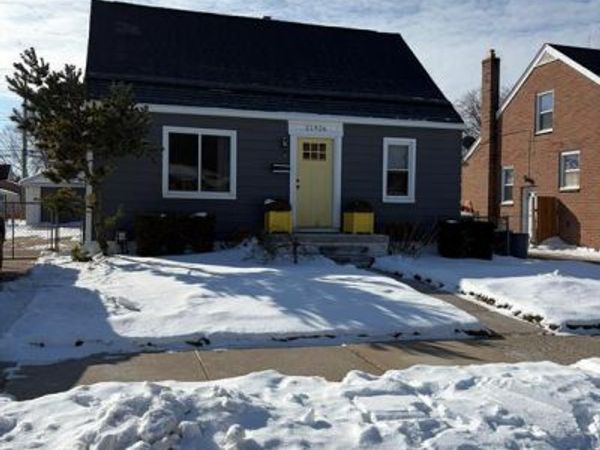 21926 Grand Lake Street, St. Clair Shores, MI 48080